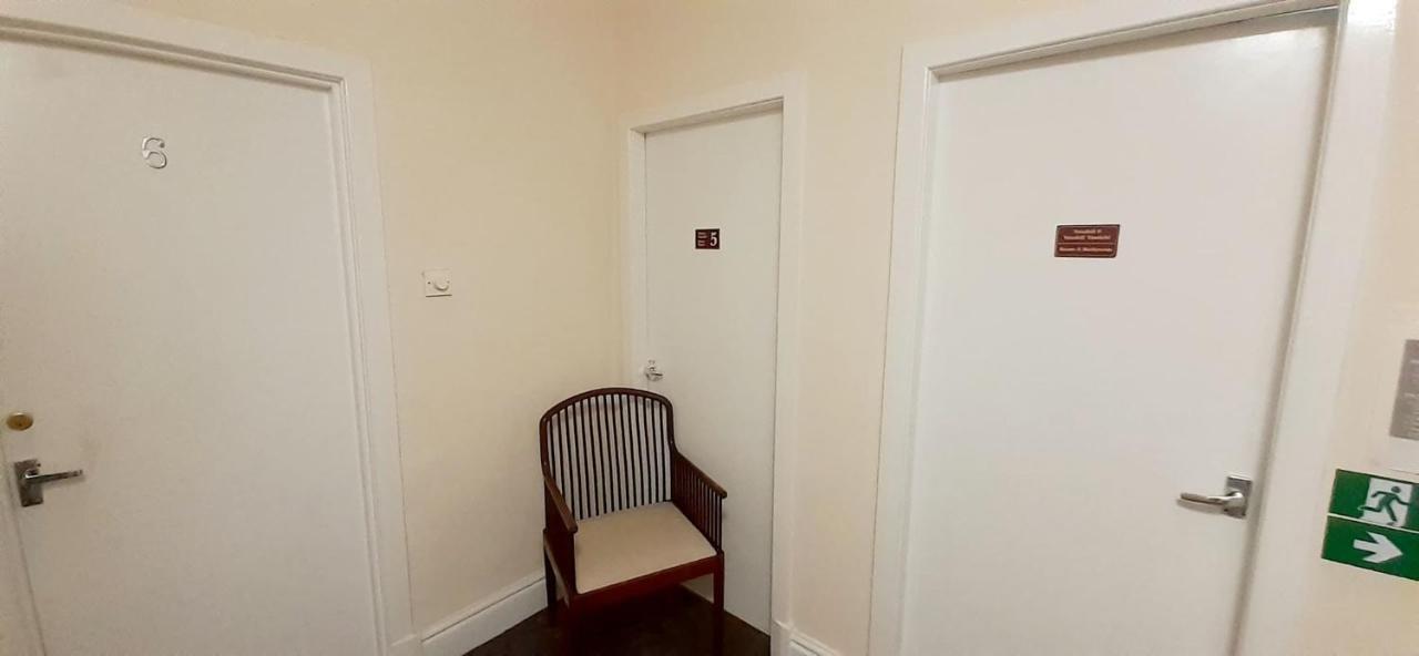 Queens Rooms Porthmadog Exterior photo